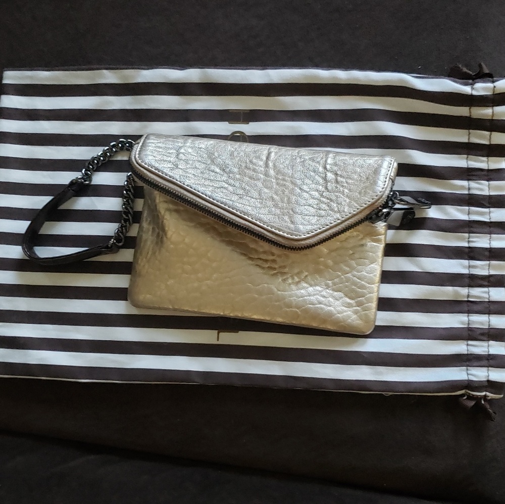 HB wristlet & dustbag